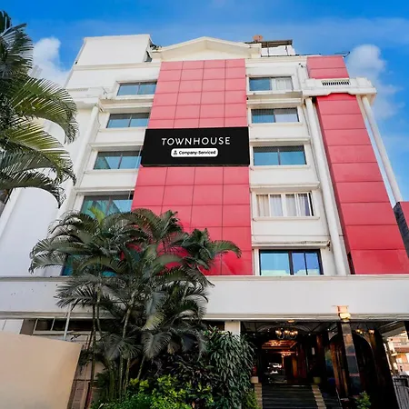 Hotel Super Townhouse Civil Aviation Hal Road